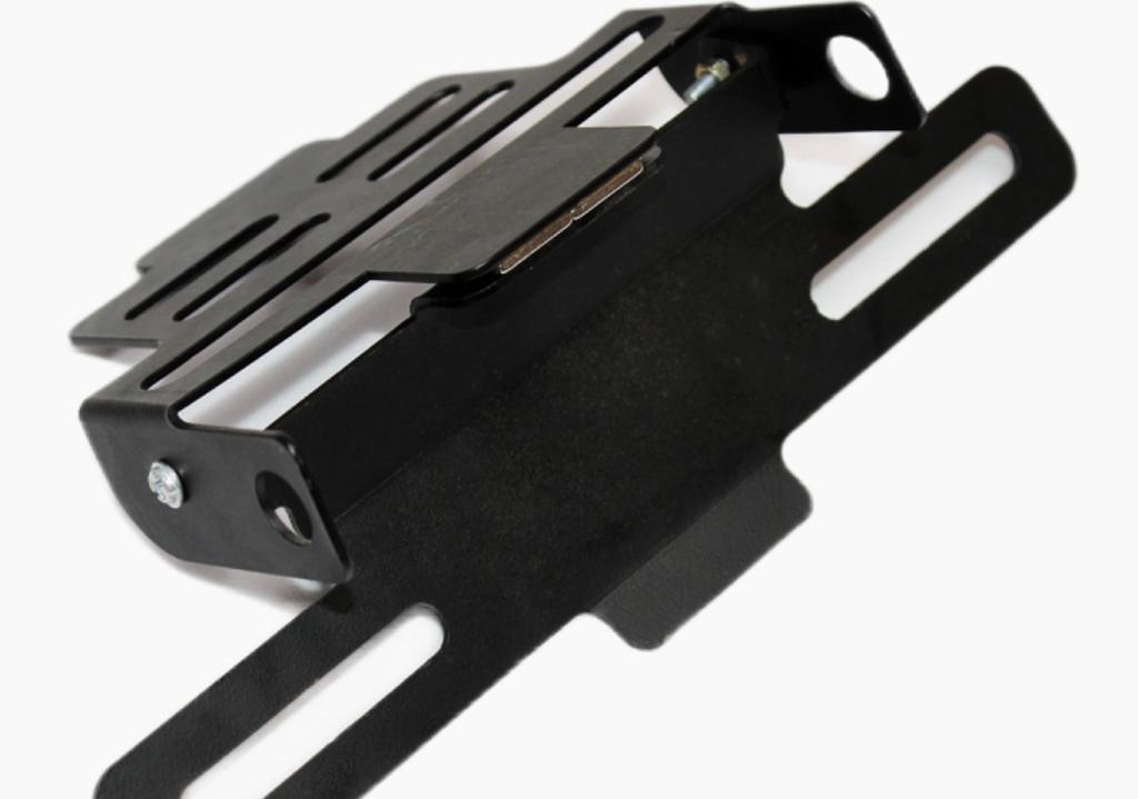 UNIVERSAL MAGNETIC TAIL TIDY