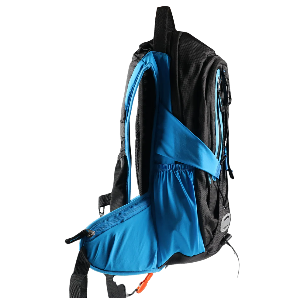 AXOR OASIS HYDERATION BAG WITH BLADER