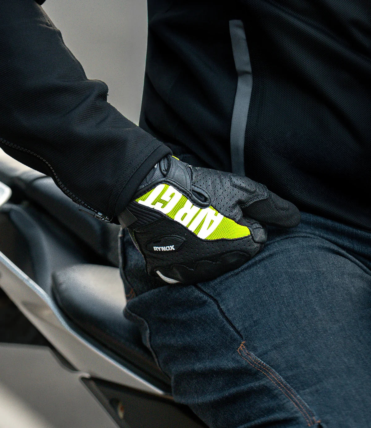 RYNOX AIR GT 2 GLOVES - Black Hi-Viz Green
